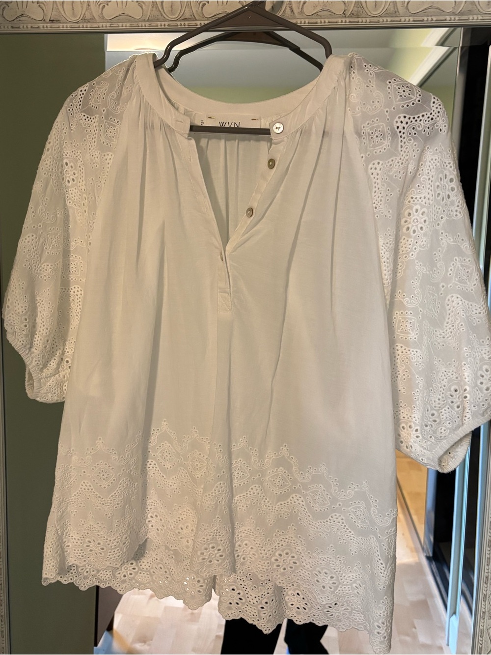 WVN 100% Cotton Eyelet Blouse Size L